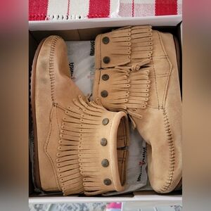 Minnetonka Women's Booties